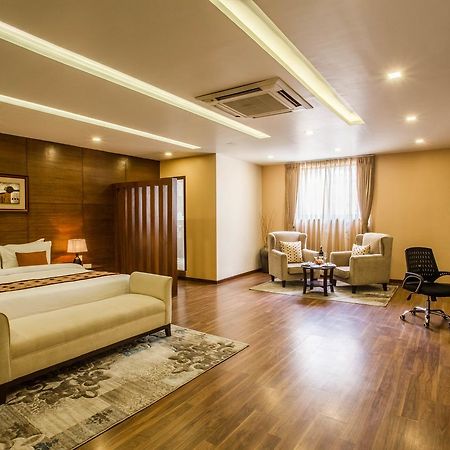 Yatri Suites And Spa Katmandu Kültér fotó