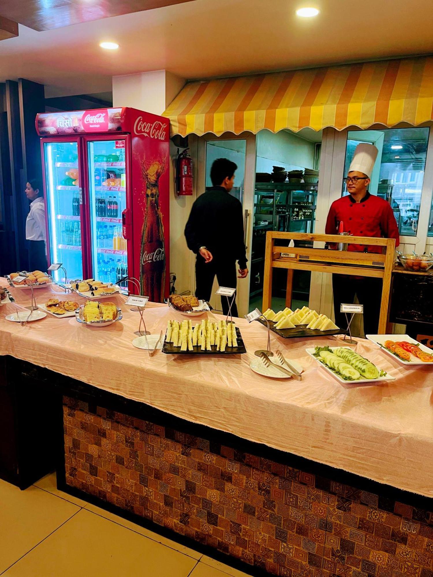 Yatri Suites And Spa Katmandu Kültér fotó