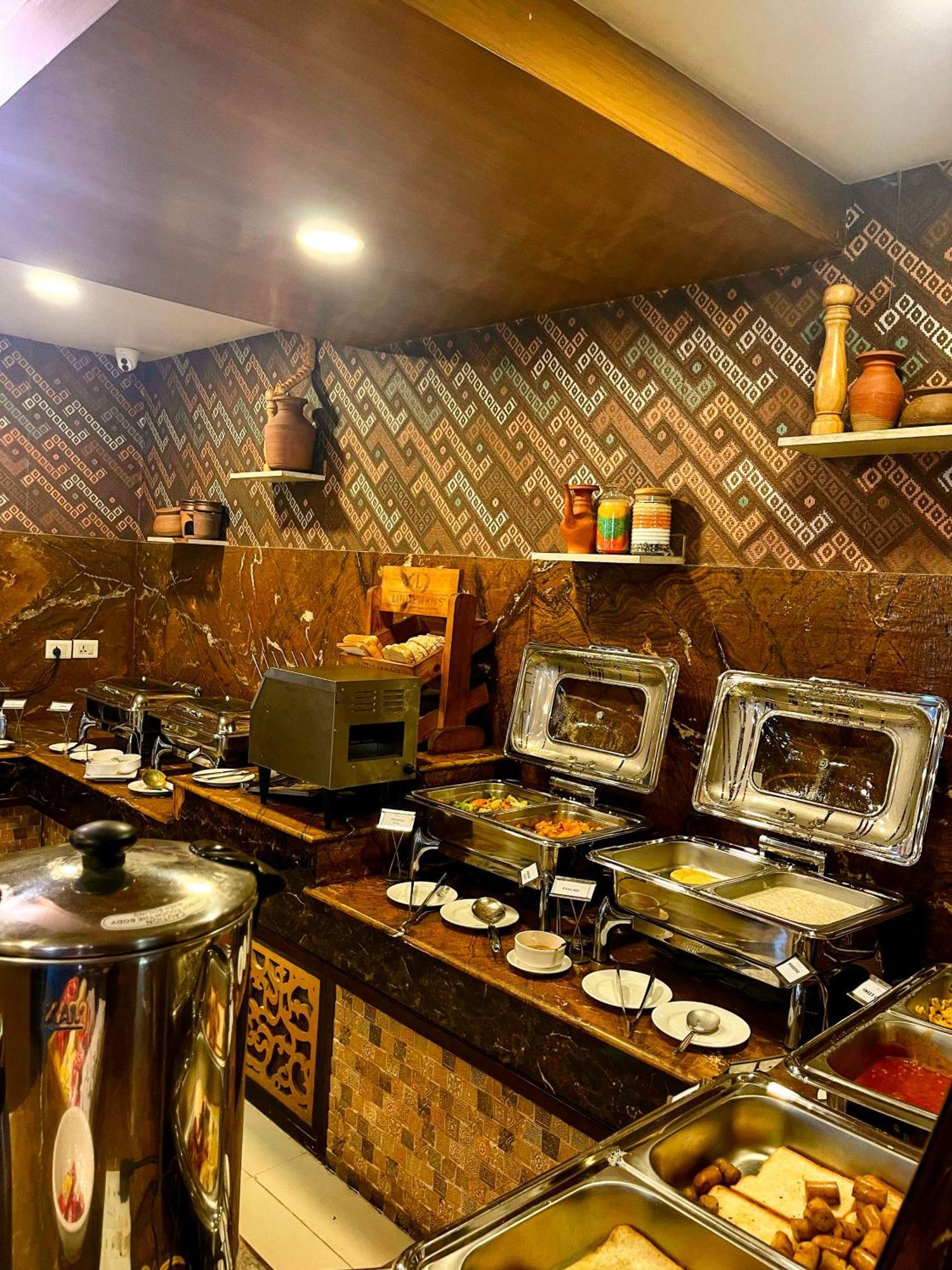 Yatri Suites And Spa Katmandu Kültér fotó