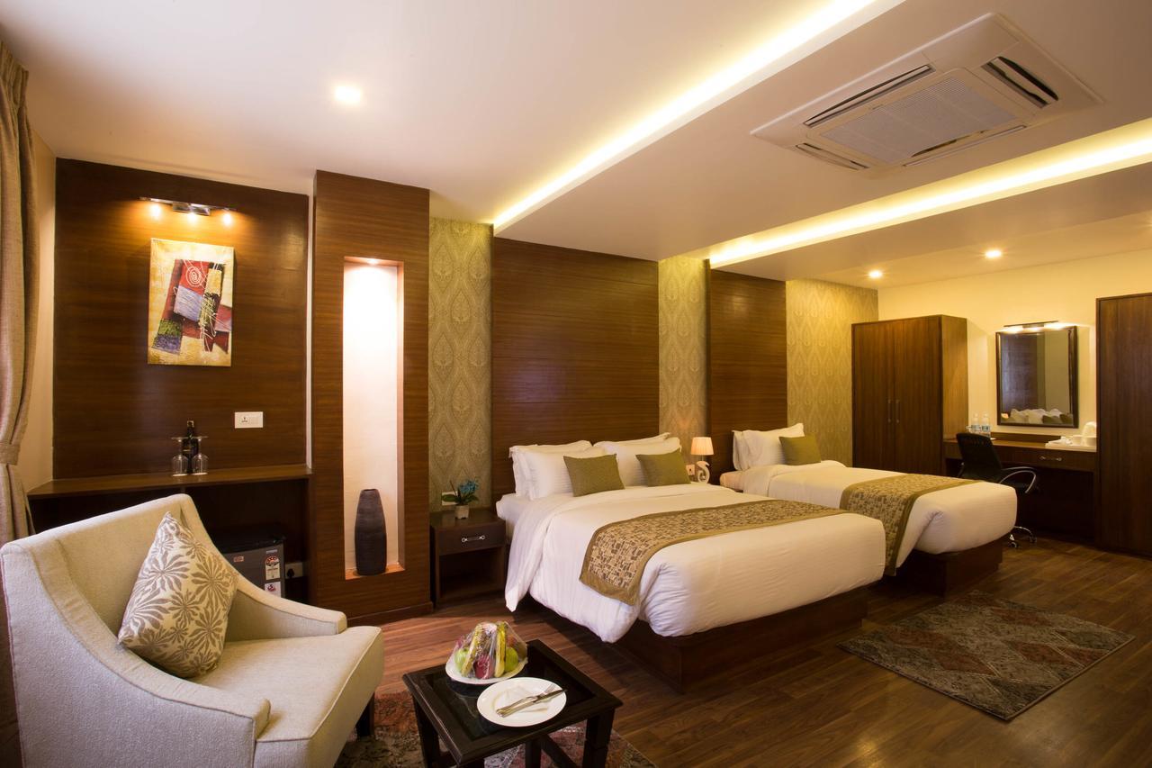 Yatri Suites And Spa Katmandu Kültér fotó