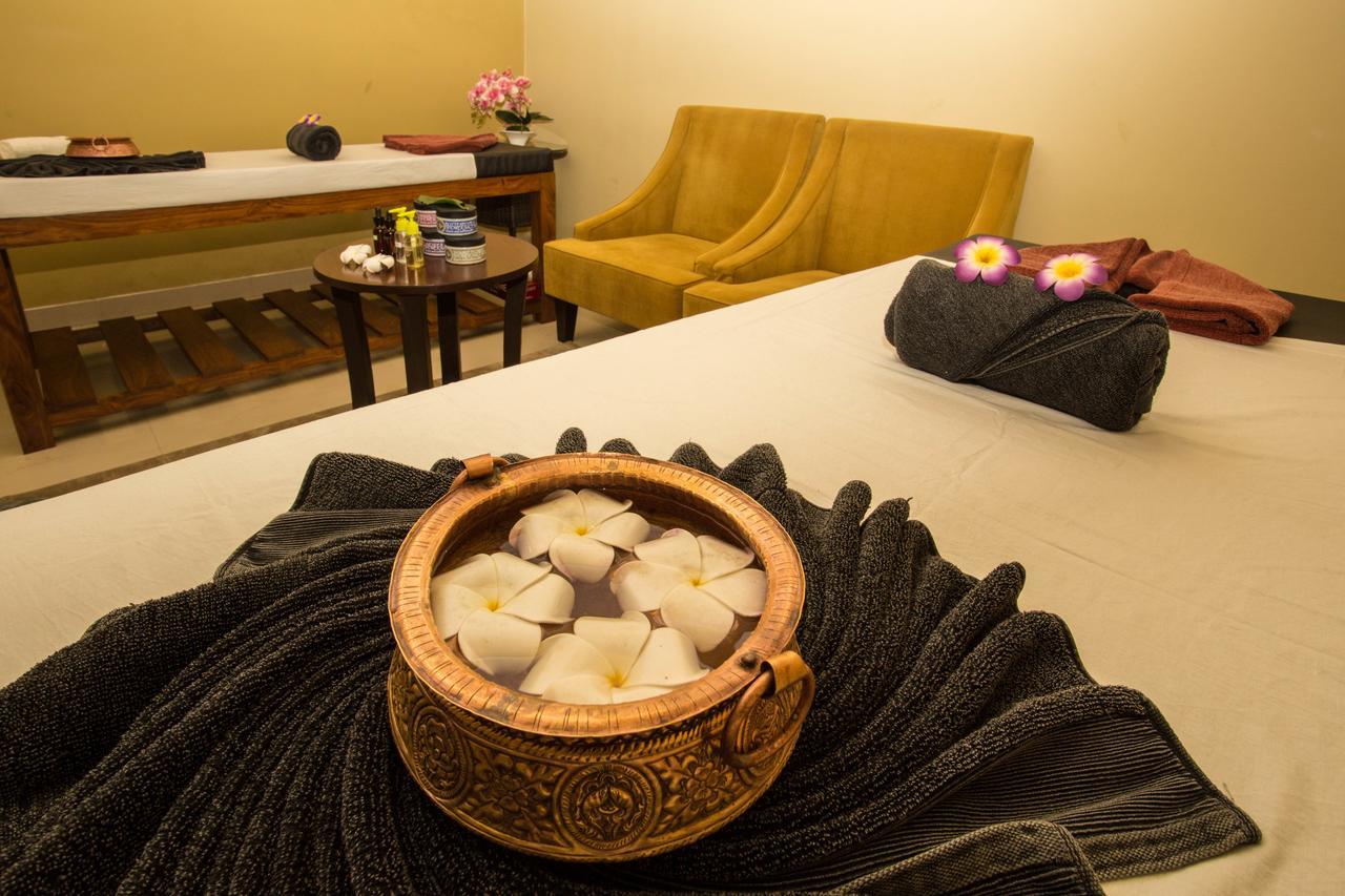 Yatri Suites And Spa Katmandu Kültér fotó