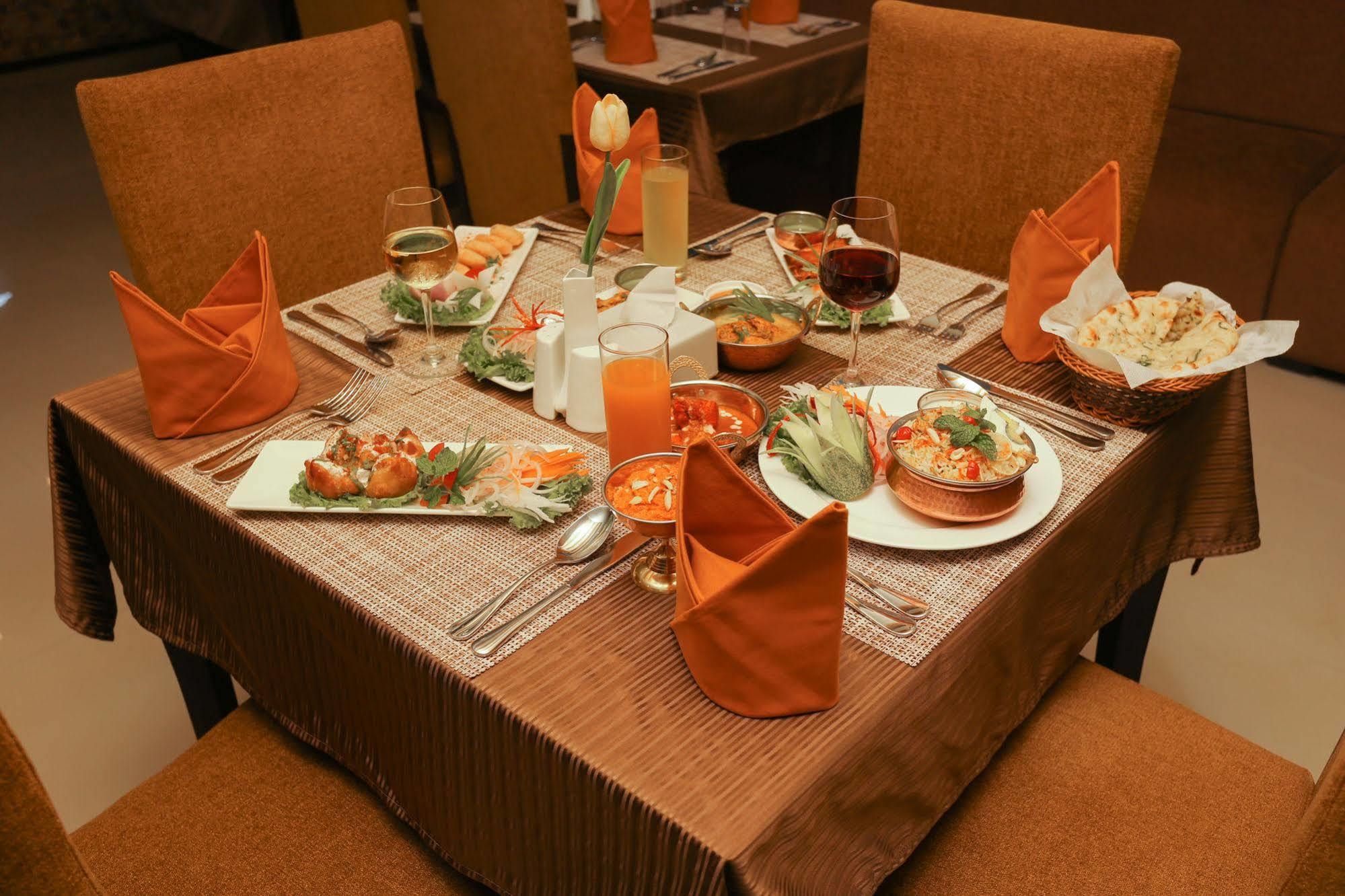 Yatri Suites And Spa Katmandu Kültér fotó