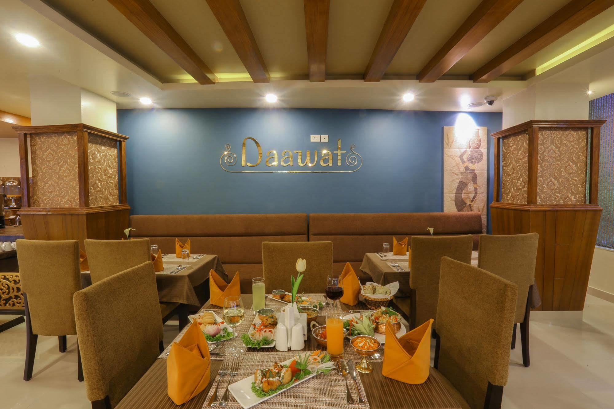 Yatri Suites And Spa Katmandu Kültér fotó